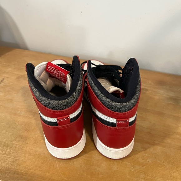 Air Jordan 1 Retro High OG Chicago ‘lost & found” - Picture 4 of 6